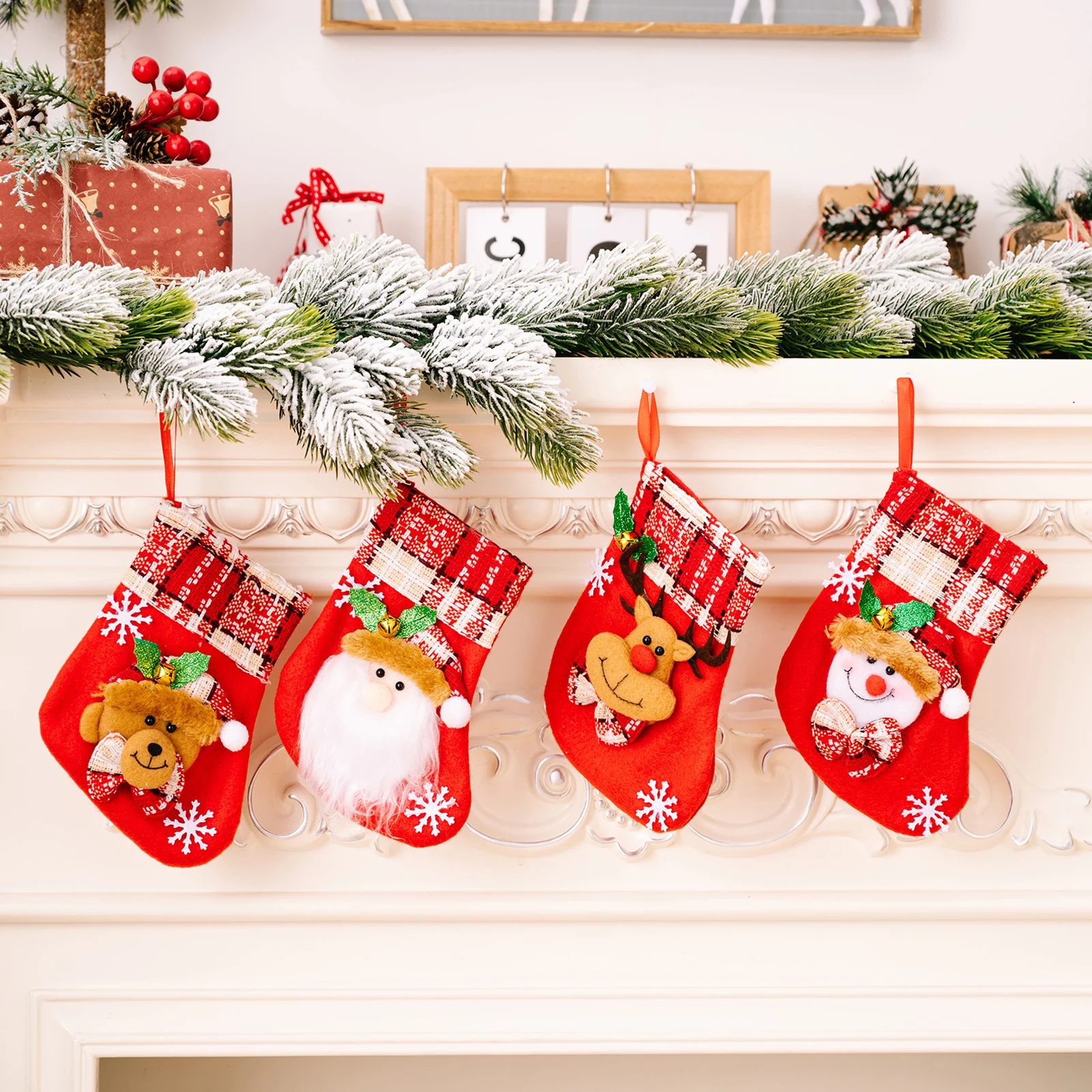 

Милые рождественские чулки, украшение для рождественской елки, Подарочный пакет для конфет, снеговик, Санта-Клаус, лось, медведь, принт, домашний Рождественский фон