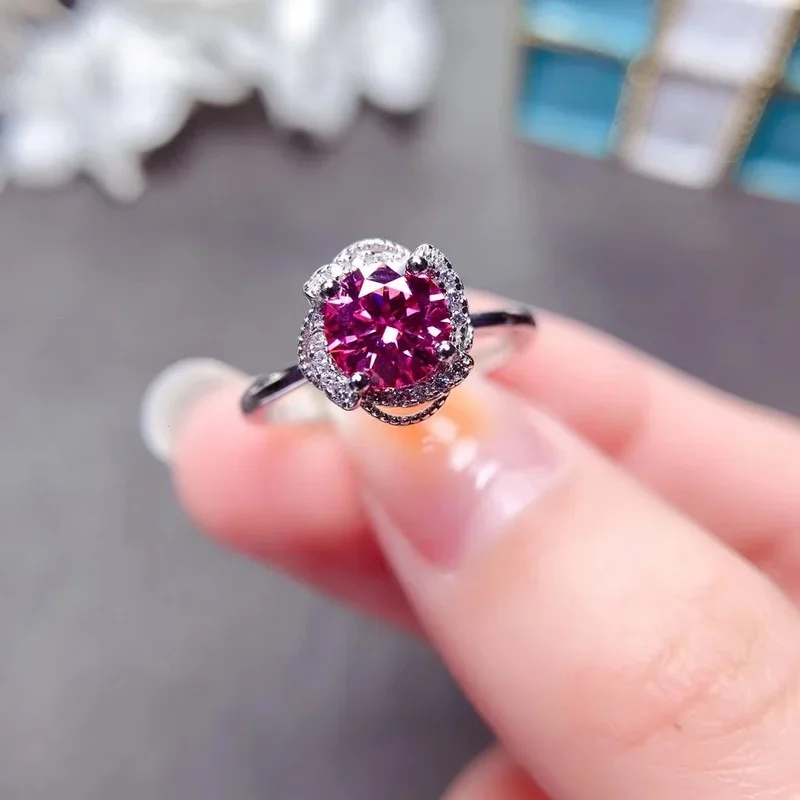 Пройти тест на бриллианты Классическое кольцо с розовым муассанитом и