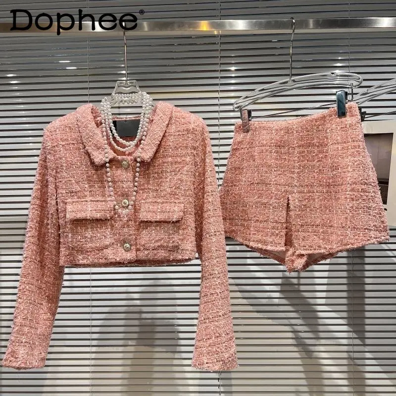 

Женский комплект из двух предметов, твидовая короткая куртка с жемчужным ожерельем и шорты, облегающие шорты, осень 2022