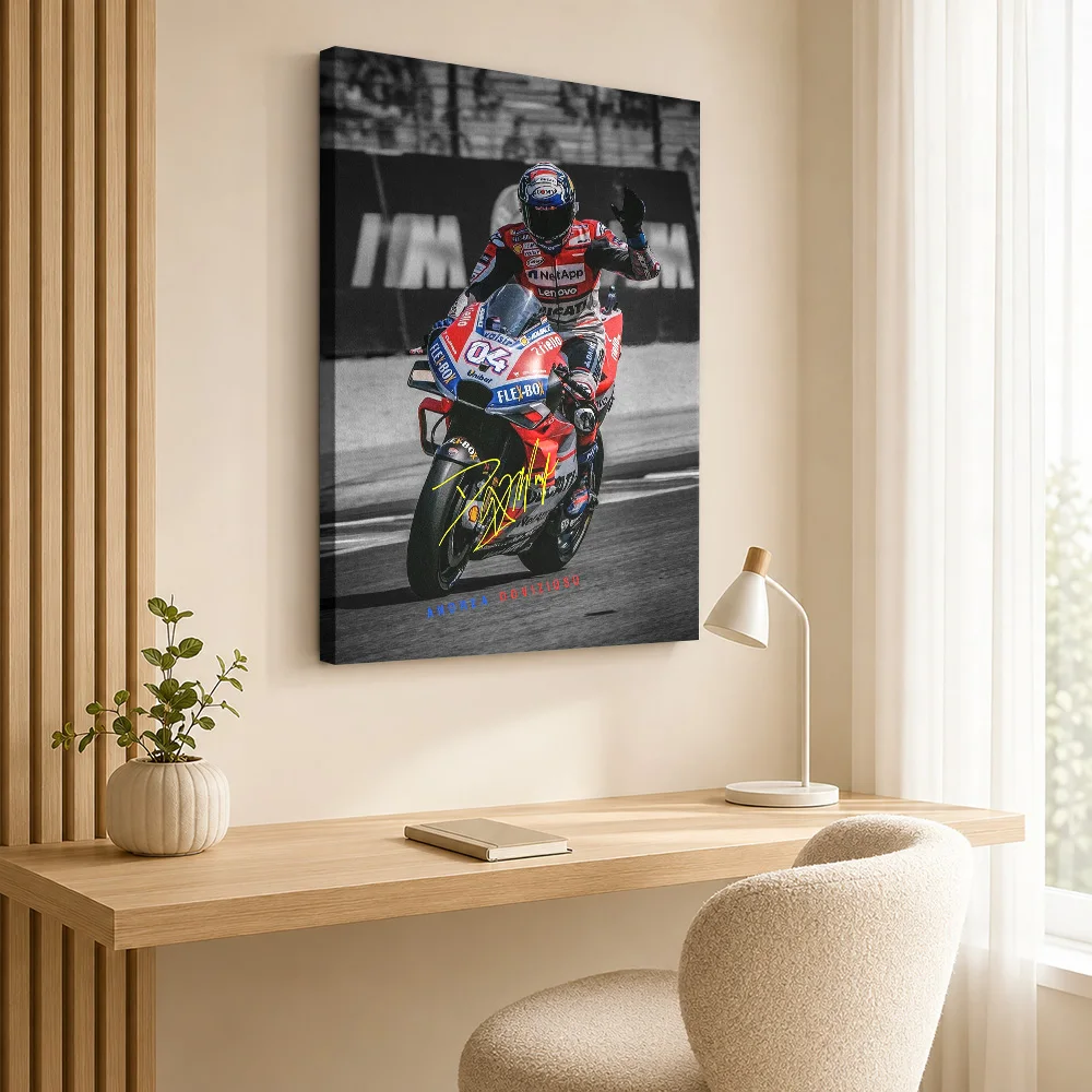 Фото Андреа Довизиозо MotoGP: Холст в рамке с индивидуальным фото, современное эстетичное настенное искусство для декора столовой, готовое к подвешиванию. №2