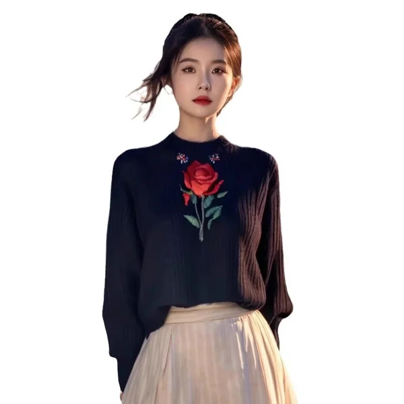 Винтажный свитер с вышивкой черной розы женский осенне-зимний 2024 новый вязаный