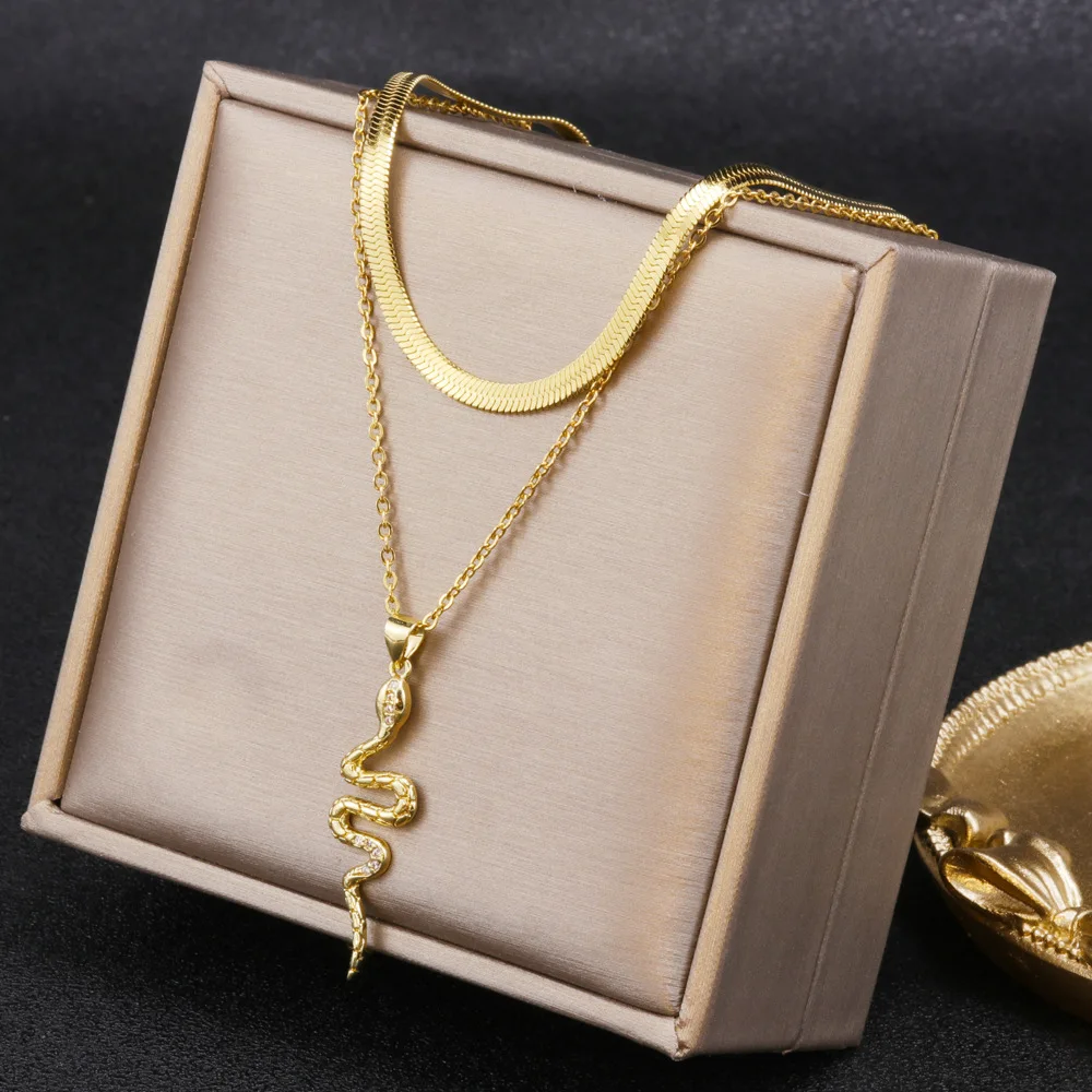 

Euramerican Serpentine Pendant Necklace 18K Gold Titanium Steel Blade Chain Female Multilayer Stainless Steel Clavicle Chain