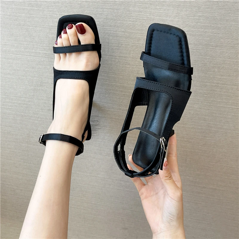 

Сандалии женские на тонком высоком каблуке, пикантные дизайнерские модные тапочки с узким ремешком и пряжкой, туфли-лодочки с открытым носк...