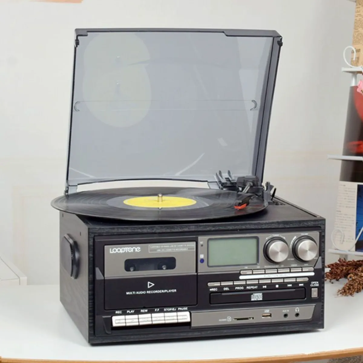 Фото Ретро-проигрыватель 18CD, 4-в-1 проигрыватель с CD/USB/Bluetooth, конвертер LP в MP3 для домашнего декора. №3