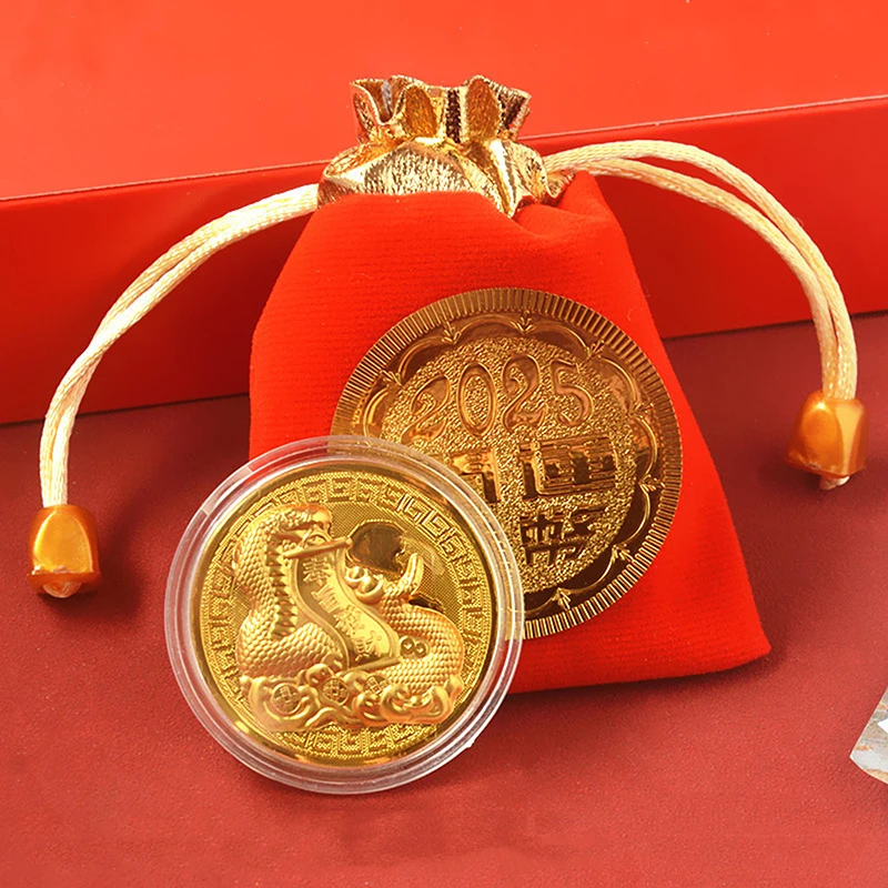 

Золотая монета 2025 год Змеи JETTING