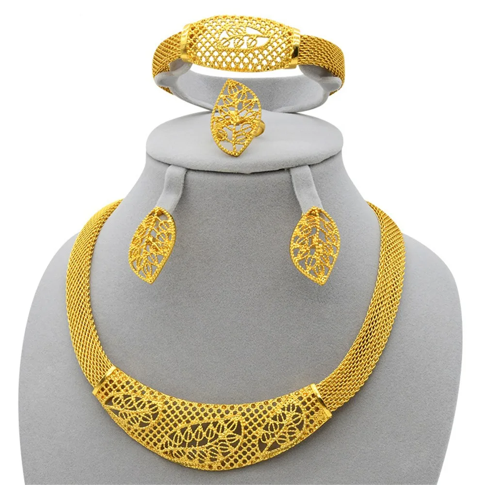 

Bridal Jewelry Set For Women Dubai Hollow Out Necklace Earrings Wedding Gold Plated Bracelet Rings African Jewellery Party Gift