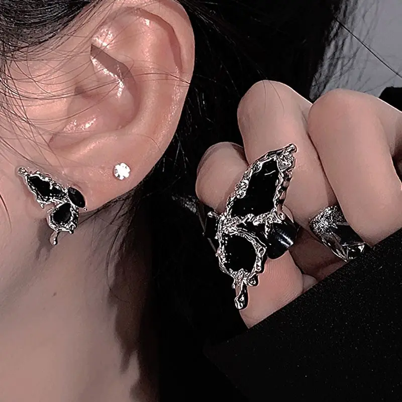

Draweye Y2k Fashion Butterfly Earrings for Women Black Gothic Hiphop Metal Jewelry Asymmetrical Vintage Korean Stud Earrings
