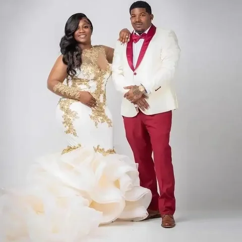 Свадебные платья с высоким воротом и золотыми кружевными аппликациями по индивидуальному заказу, прозрачное свадебное платье с длинными рукавами и многослойными оборками