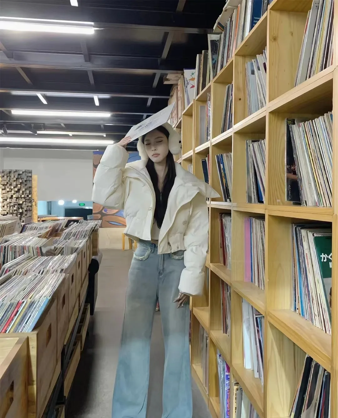 New Arrival 2023 Popular Women Down Coat Short Jacket Parkas Female Ladies High Street Overcoat White Black Turn-down Collar