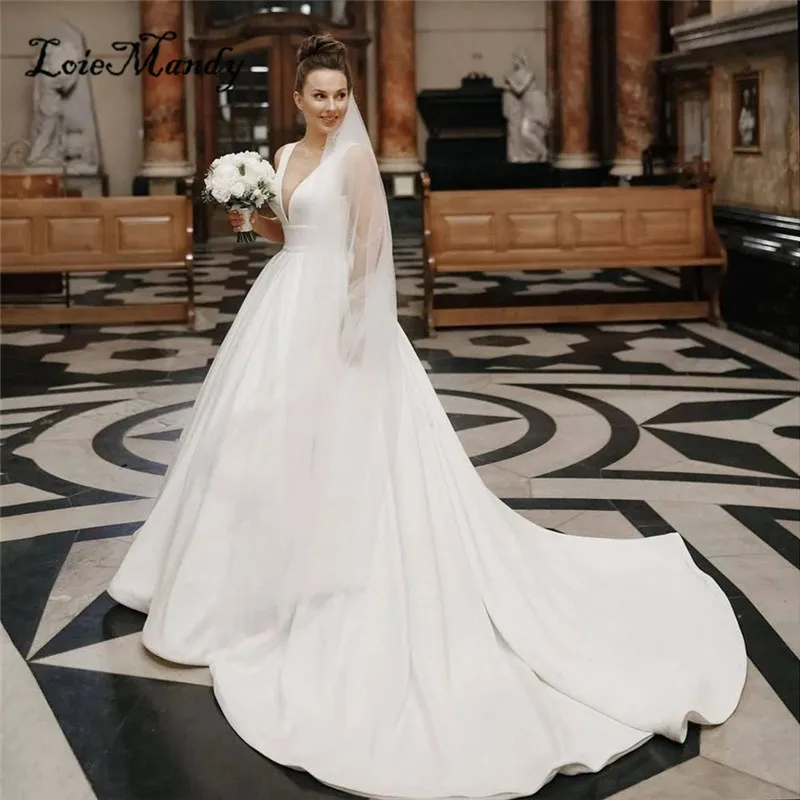 

V-neck Backless Wedding Dresses Long Elegant Satin Bridal Wedding Gowns For Woman Formal Sweep Train Robe de mariée