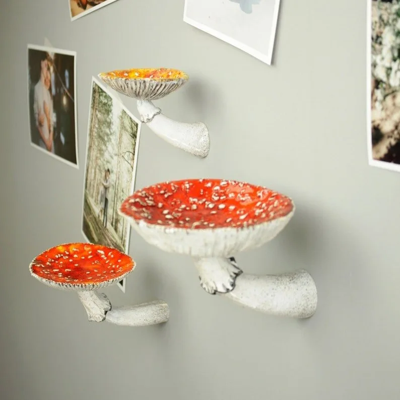 

Mushroom Hanging Shelf Mushroom Decoration Frame Amanita Shaped Floating Shelf 3 Size Wall Hanging Storage Rack Home Ornaments