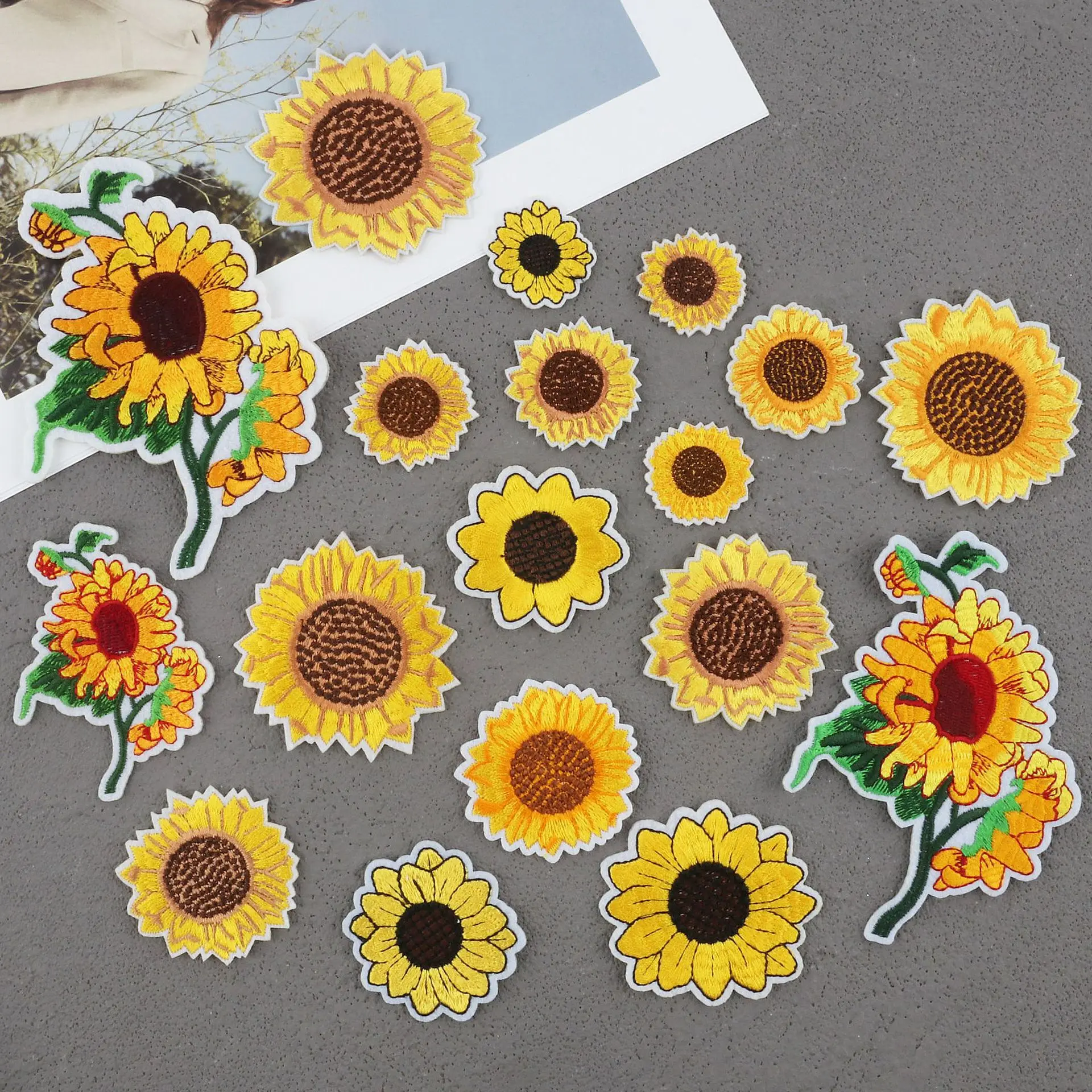 

Flower DIY Patches Embroidery Hашивки Applique Parches Para Ropa Con Plancha Decorative Badges