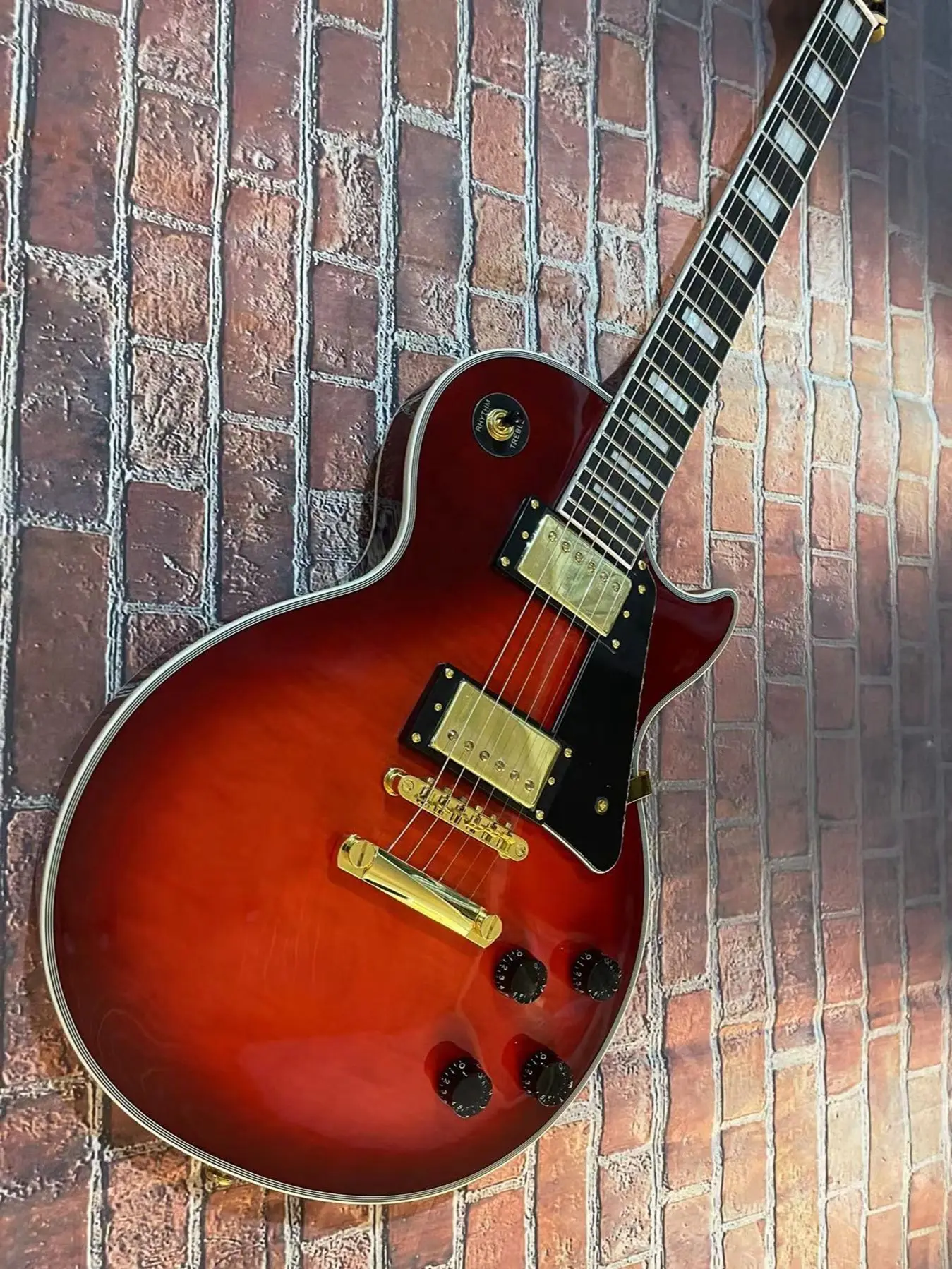

Wine red classic electric guitar, high-end pickup, new store opening with ultra-low price, in stock, hot selling guitar