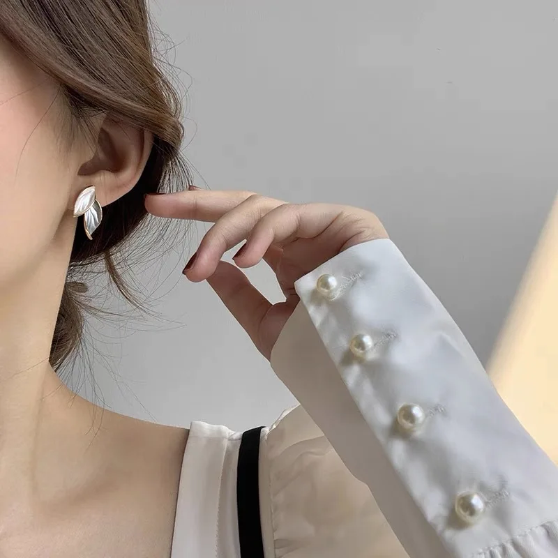 

2022 New Fresh and Sweet Blue and White Leaf Earrings Women's Fashion Mosaic Color Jewelry