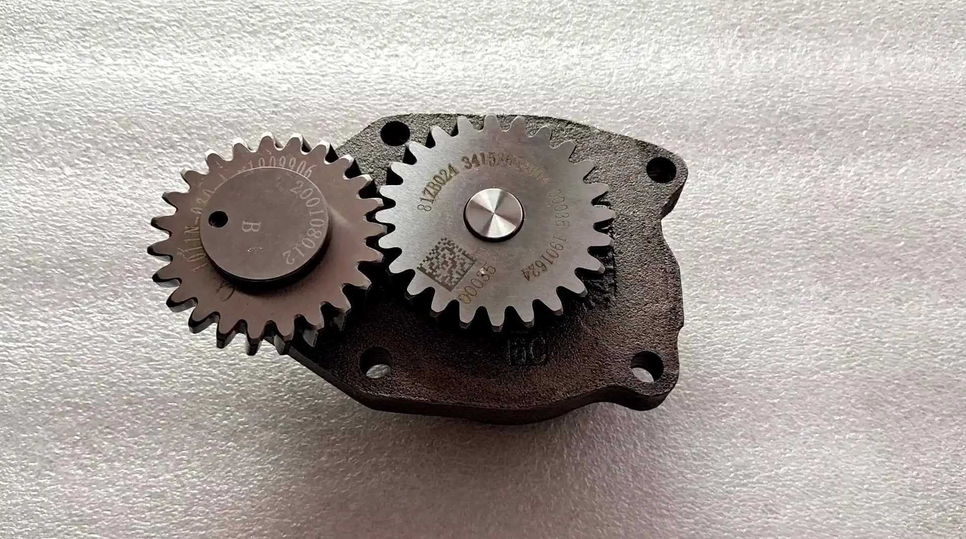 

Truck Engine Parts 1011DC-010 3800828 3415365 Oil Lubrication Pump for 6CT Diesel Engine