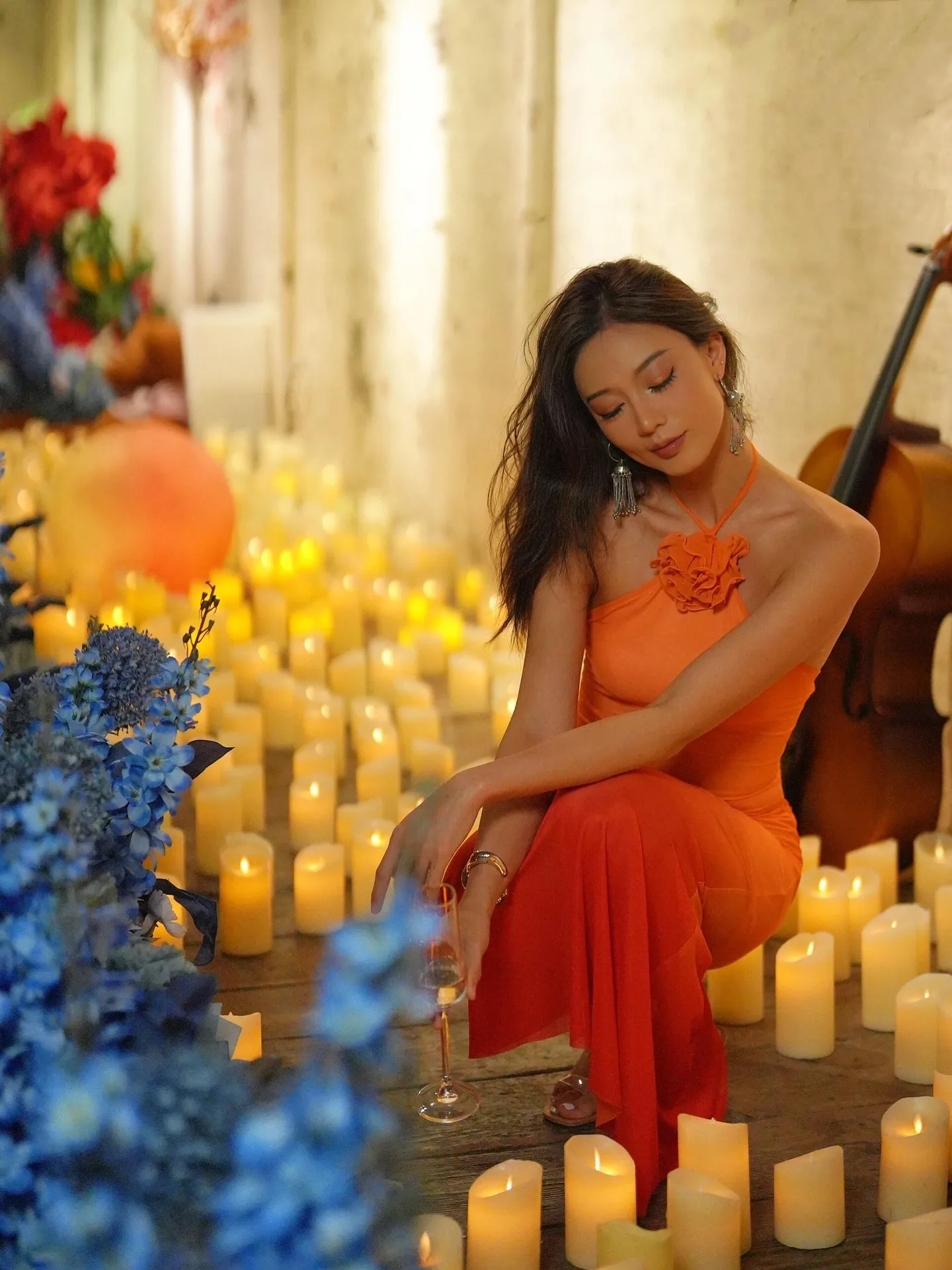 Облегающее платье оранжево-Красного цвета с подтяжками и цветочным принтом