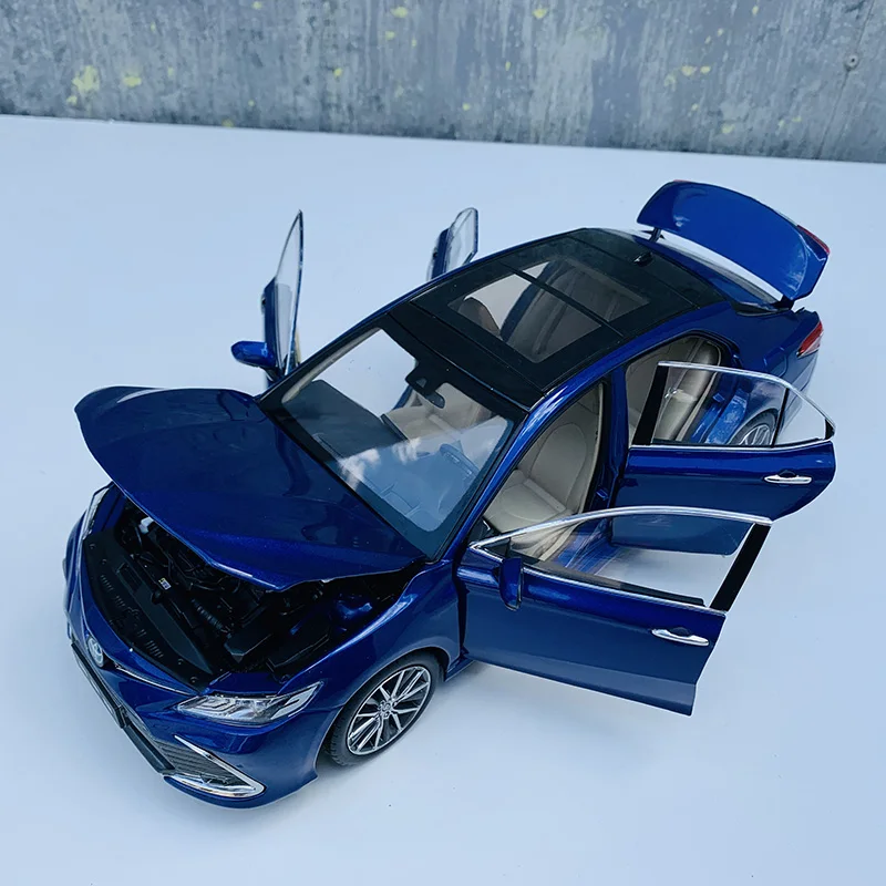 Фото Оригинальная модель 1:18, Toyota Camry 2018-2021, литая модель автомобиля для демонстрации, подарков и коллекций. №3