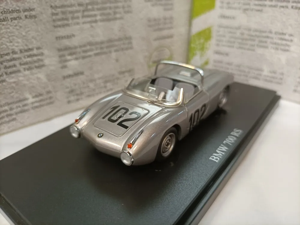 

Модель гоночного автомобиля autoкульт 1 43 700 RS 1961 из смолы с открытым верхом