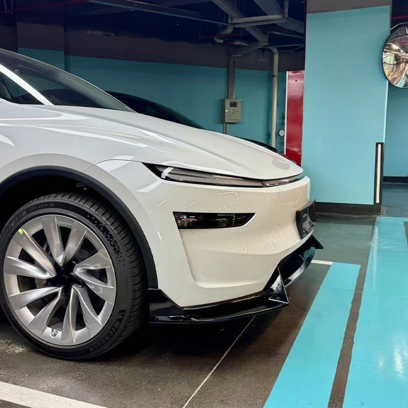 Фото Передний сплиттер-спойлер (накладка) на бампер для Tesla Model Y Juniper 2025+ в стиле AD, без сверления, с канардами, аксессуары для тюнинга кузова №3