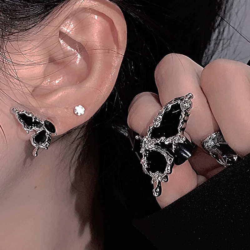 

Fashion Punk Asymmetric Butterfly Elf Earring Trendy Design Liquid Metal Wing Piercing Stud Earrings for Women Girls Jewelry