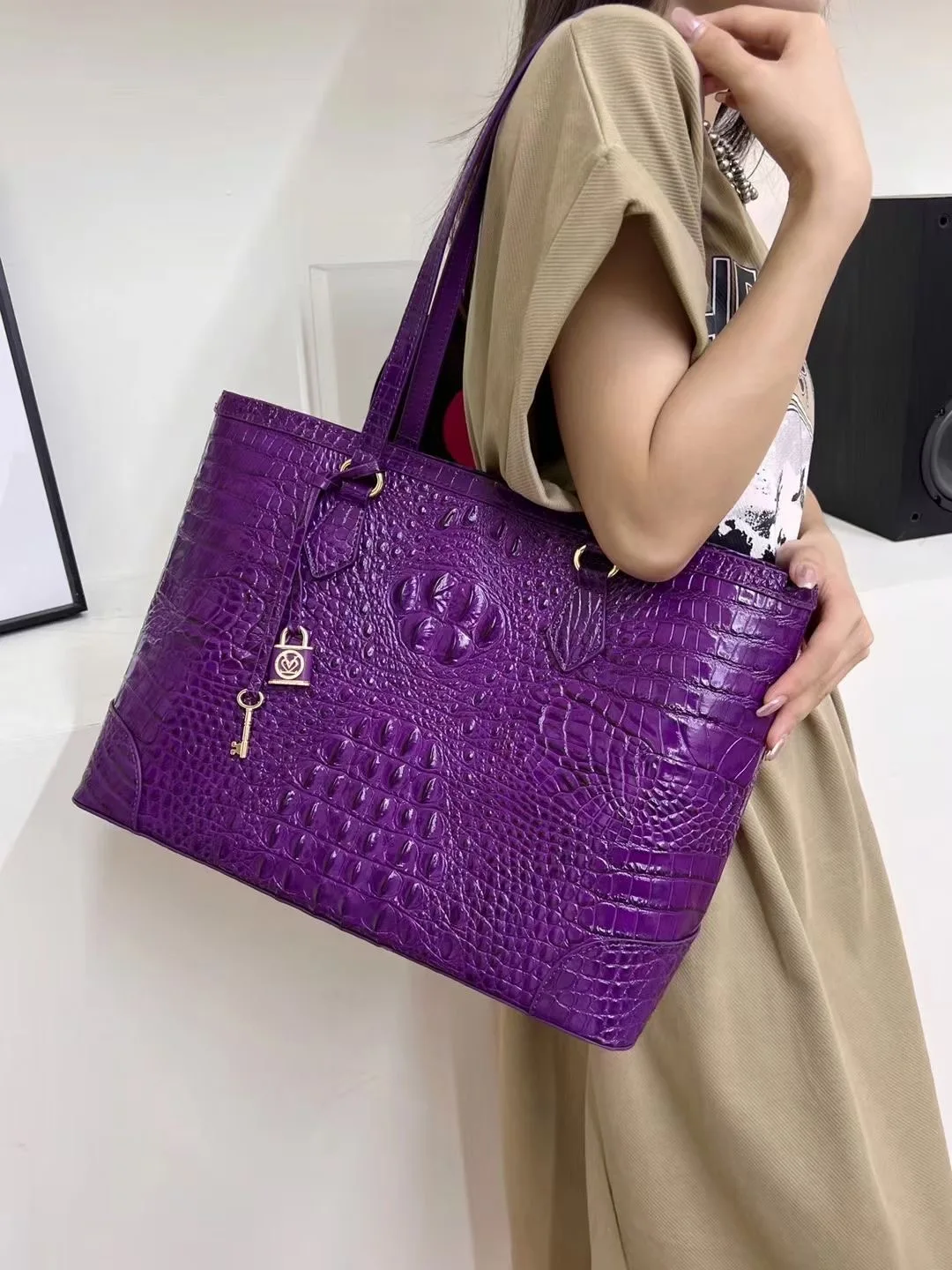 

Genuine leather crocodile pattern classic versatile shoulder bag, single shoulder bag, cowhide