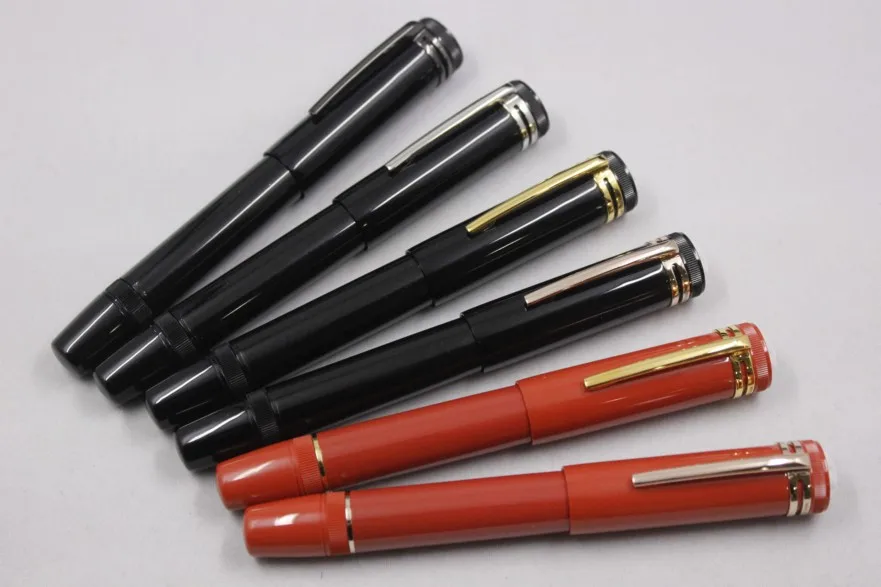 

Wakaka mb Heritage Collection 1912 Black Red Resin Fountain Pen 109049