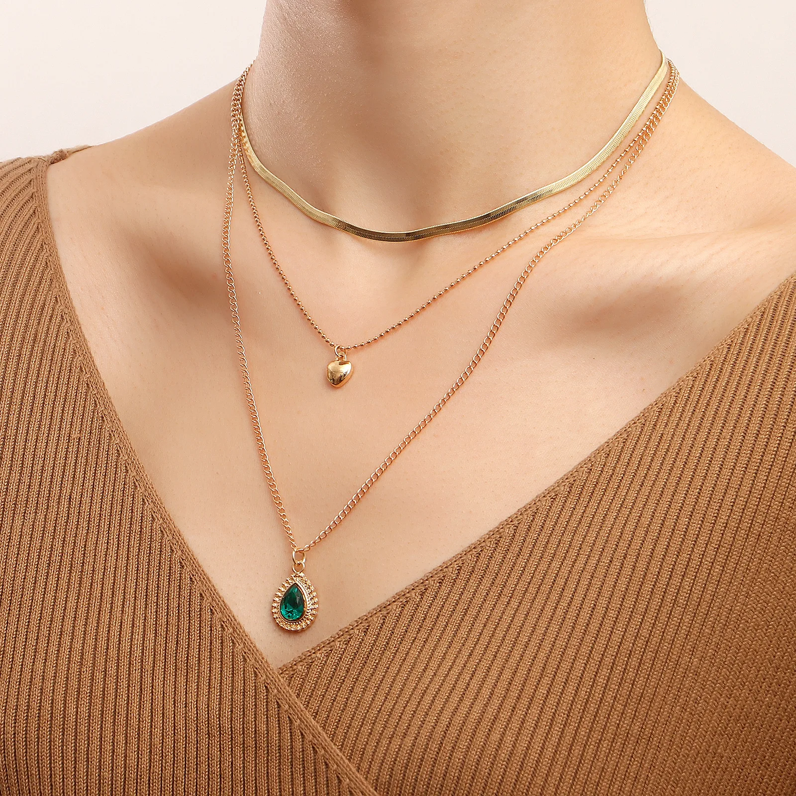 

Trend Multi-layer Flat Snake Sweater Chain Imitation Green Agate All-match Necklace Female Ins Creative Niche Design Sense