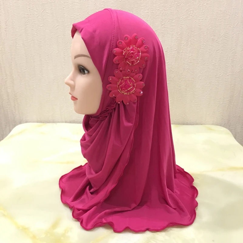 Beautiful Small Girl Al Amira Hijab with Flowers Fit 2-7 Years Old Muslim Kids Pull on Islamic Scarf Headscarf Muslim Fashion