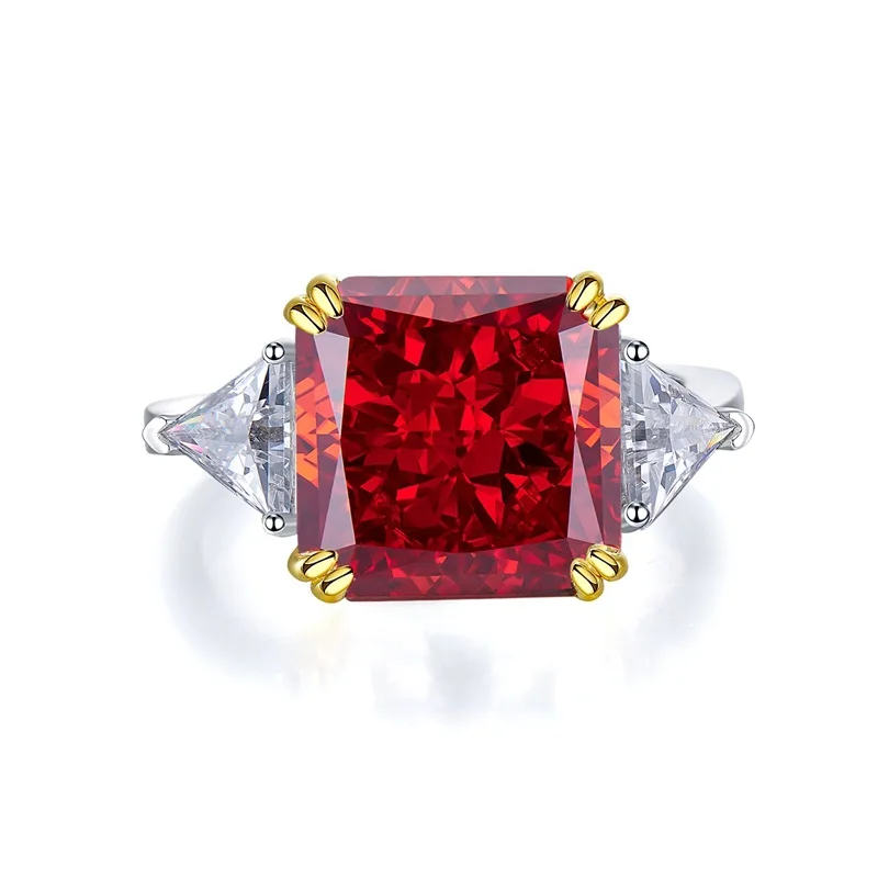 

Женское кольцо из серебра 925 пробы с бриллиантами 10*10