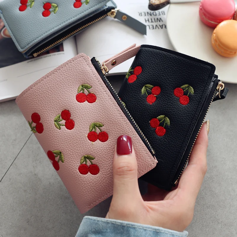 

Women's Vertical Buckle Cherry Embroidered Short Trend Small Wallet 2023 New Student Simple Wallet Women's Purse