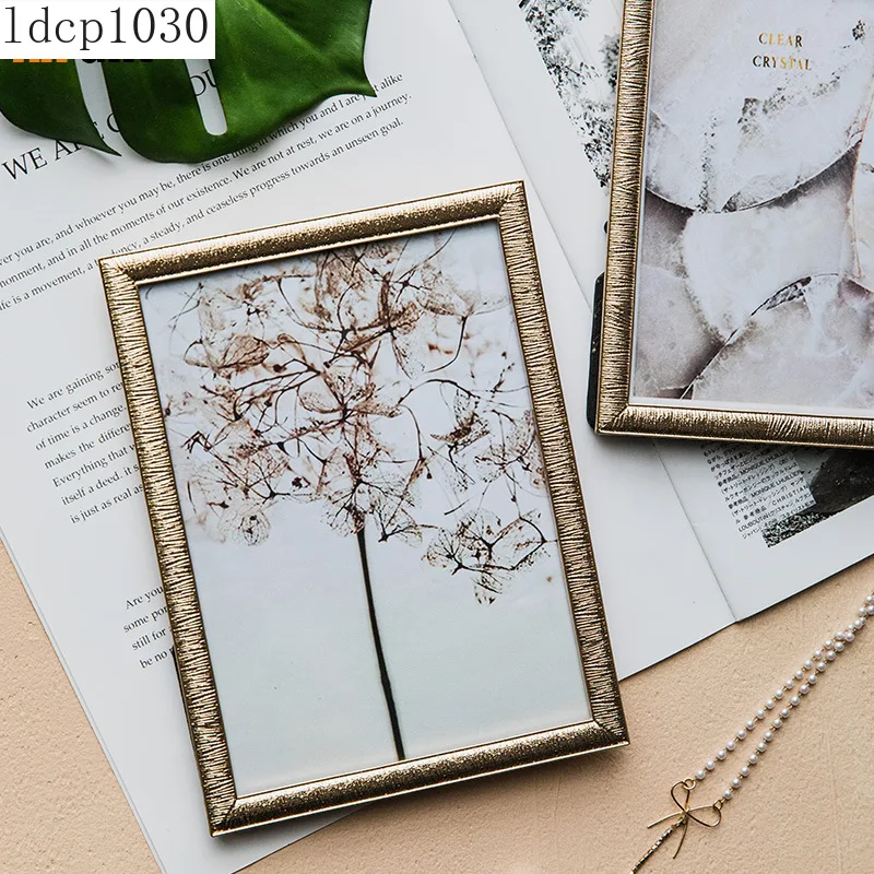 

Nordic Hollow Metal Photo Frame American Light Luxury Bedroom Set-up Creative Decoration Set-up Three-dimensional Wall-mounted