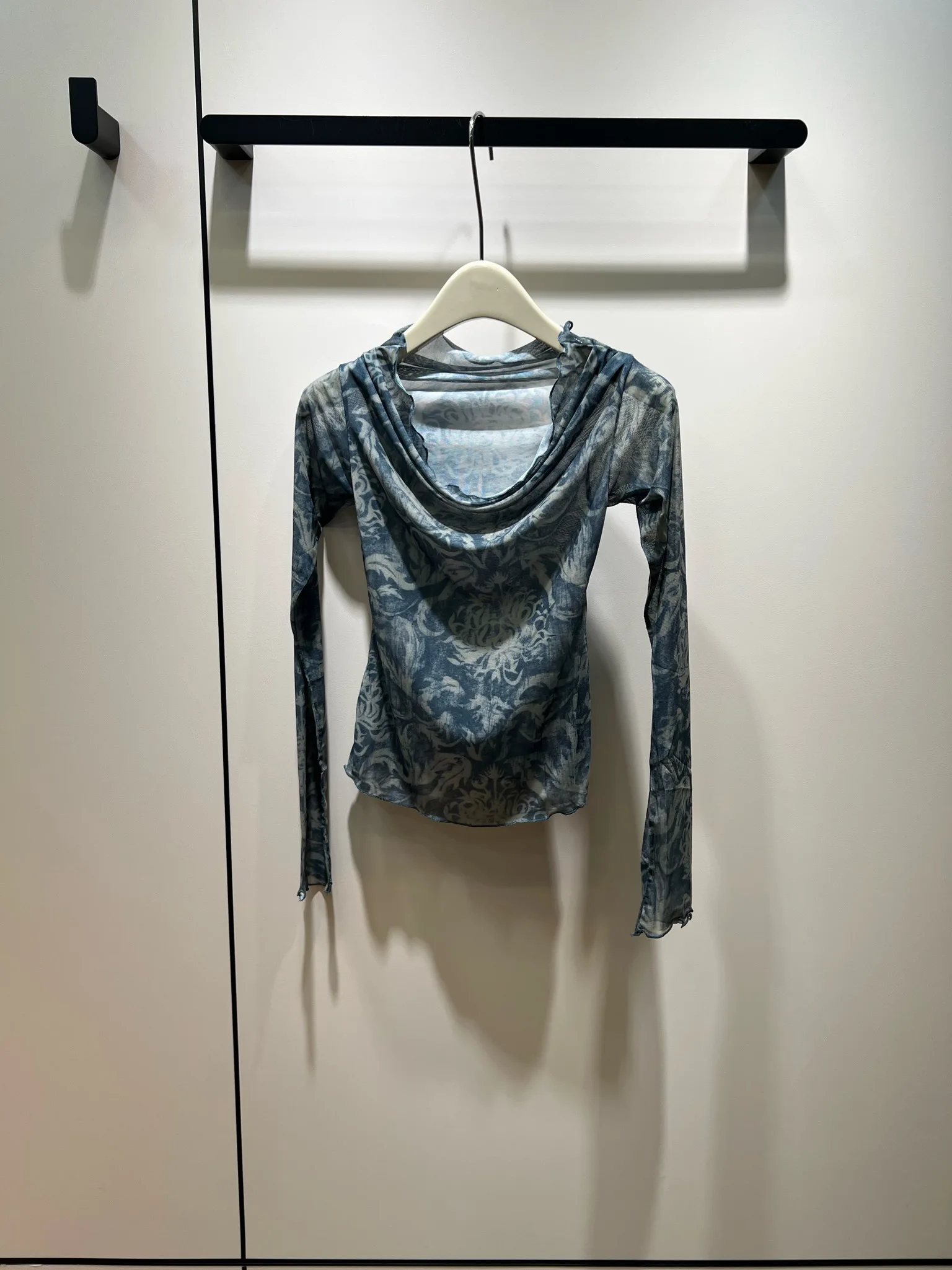 

Нишевый дизайн, винтажный принт, кружевной линейный воротник, двойной износ, сетчатый топ