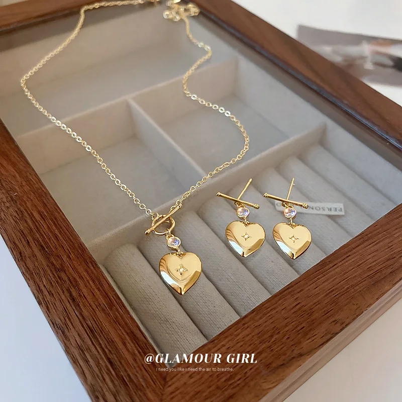 

Модное золотое ожерелье с кулоном в виде сердца для женщин, элегантное циркониевое ожерелье в форме сердца, ювелирное изделие в подарок для молодых девушек