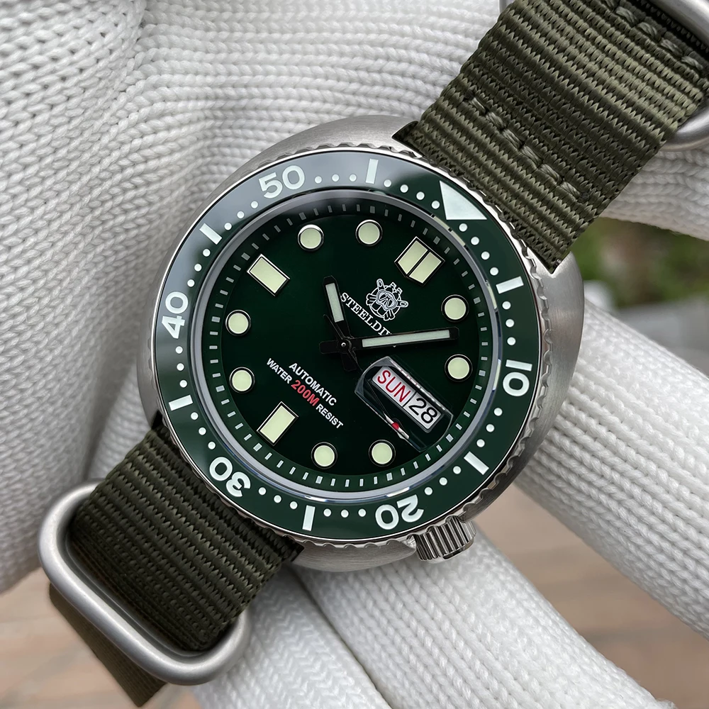 

Steeldive 1972 Japan Skx007 Week Display Mechanical Wristwatch Abalone 316L Stainless Steel Dive Watch 200m Ceramic Bezel Watch