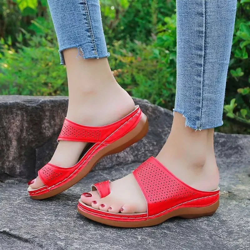 

2022NEW women 2022 fashion solid color soft casual shoes woman sandals plus size hollow summer beach casual women slippers