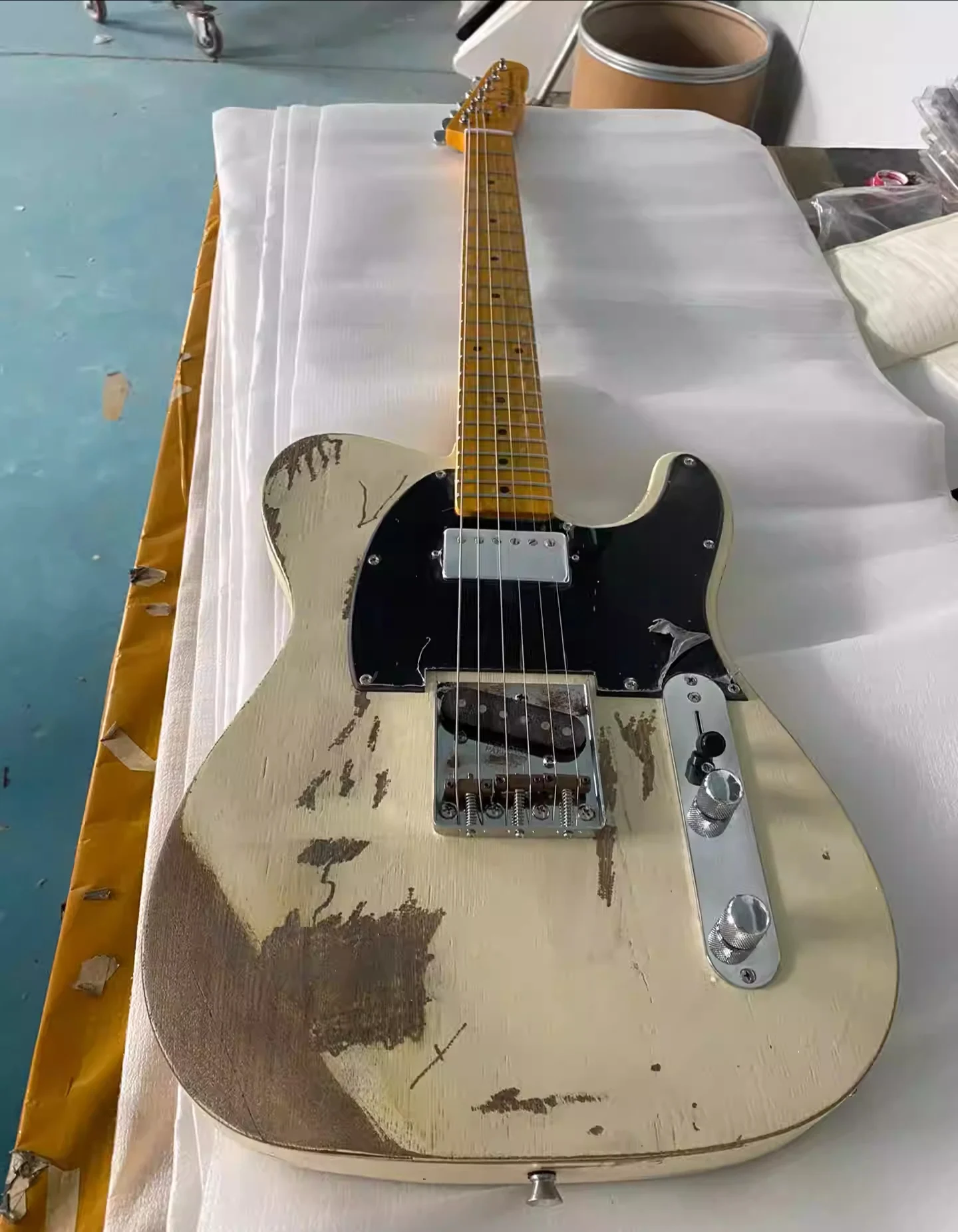 

Aged Electric Guitar Alder Body