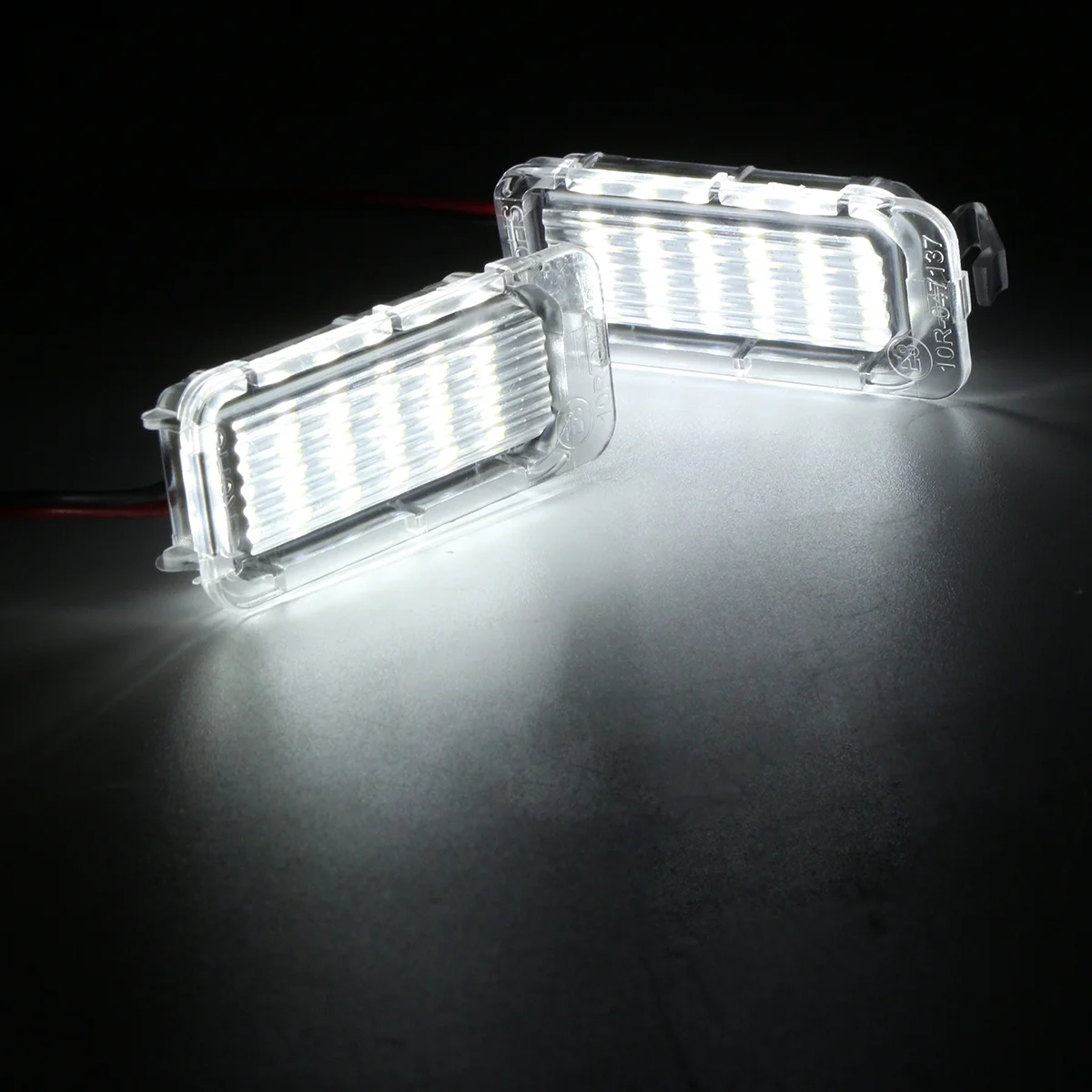 

2 PCS 12V LED License Plate Lamp Tag with 18 LEDs for Fiesta JA8 Kuga C-MAX S-MAX Mondeo BA7 - White