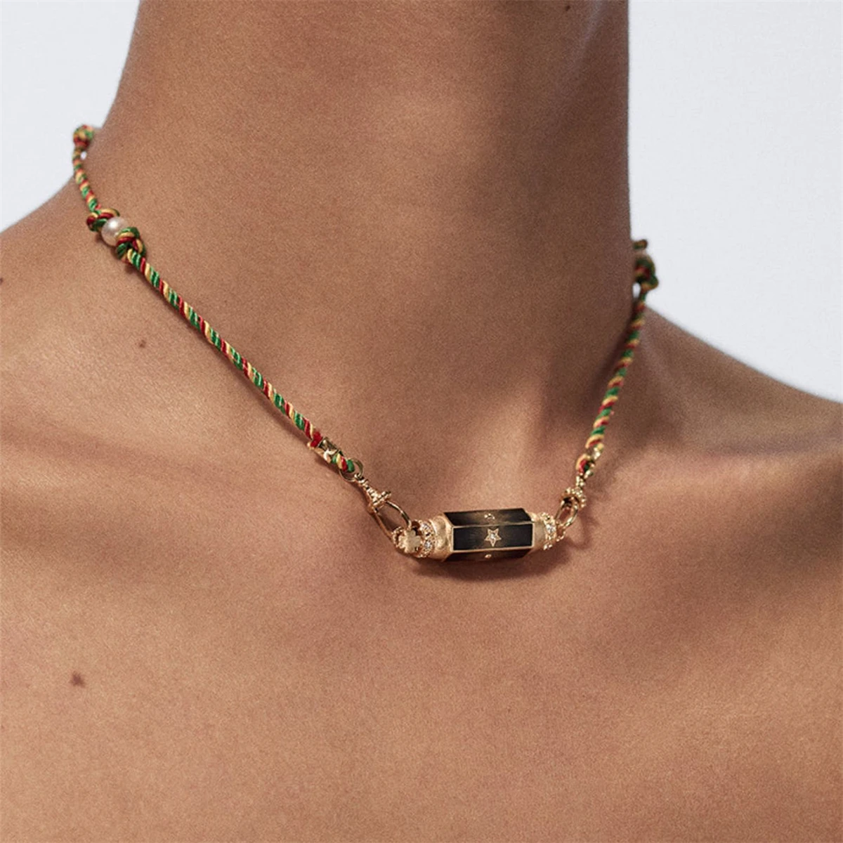 Золотое ожерелье с кулоном &quotзвездный глаз&quot