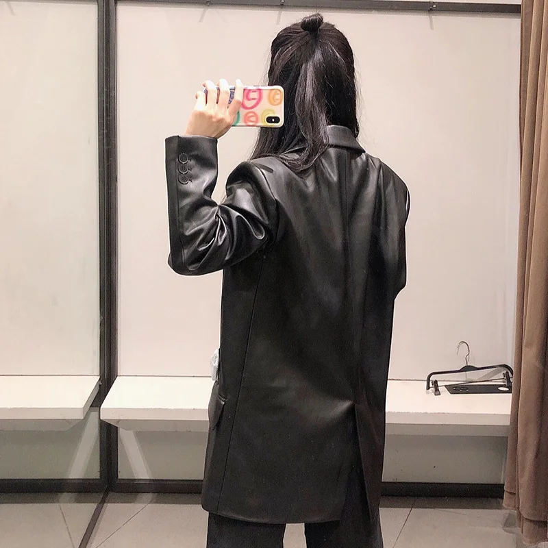 Рисунок 4 - Черный блейзер из искусственной кожи