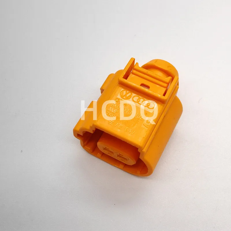 Новый оригинальный высококачественный автомобильный разъем 8K0 973 702C в наличии