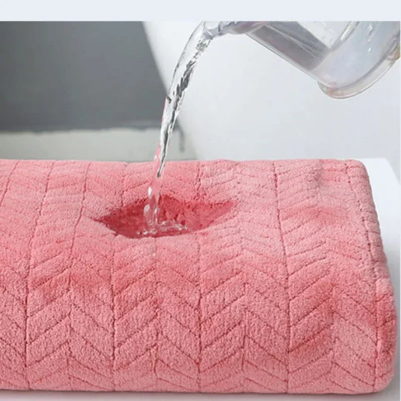 Утолщенное коралловое бархатное полотенце банное для взрослых бытовое
