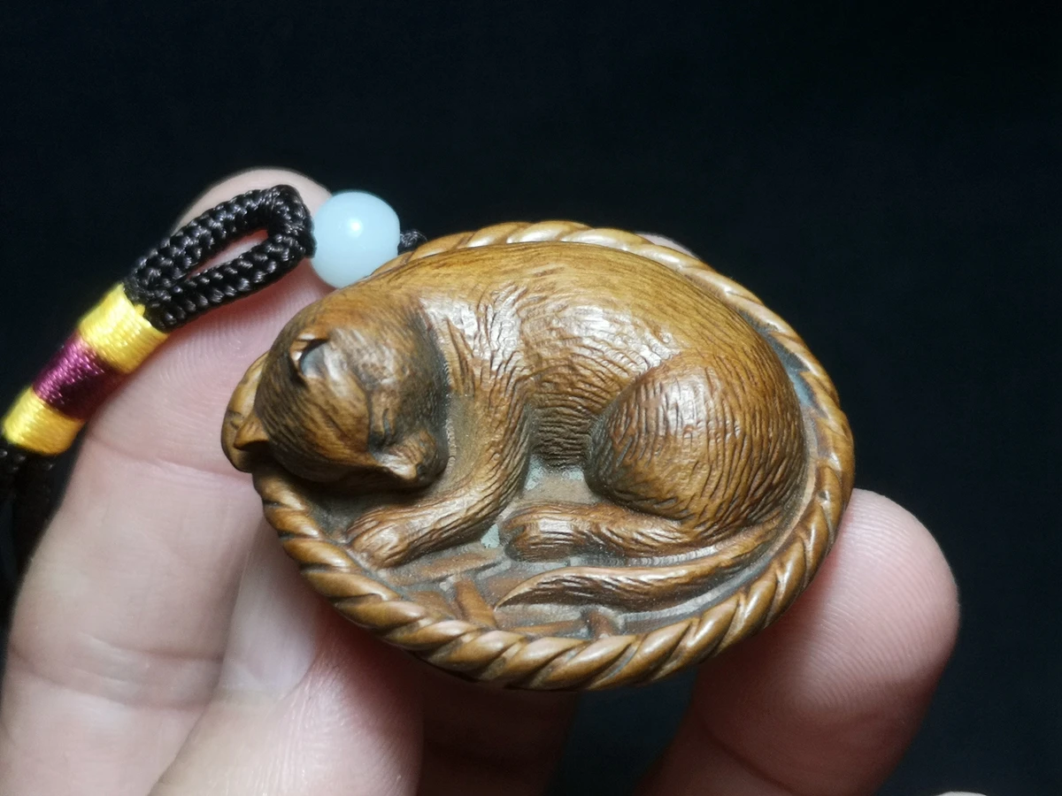 

1919 Japanese boxwood hand carved lovely sleep cat Figure statue netsuke old Ornament gift collectable