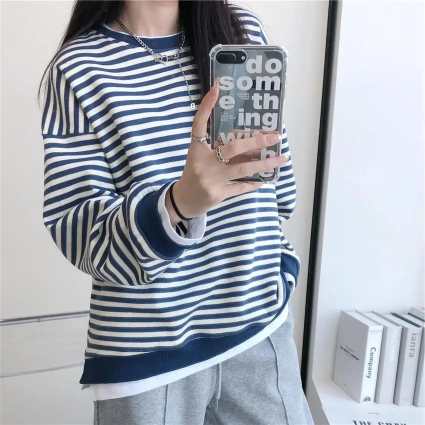 

Two fake visual sense ~ autumn 2021 ~ breathable bead lazy round neck loose striped sweater top