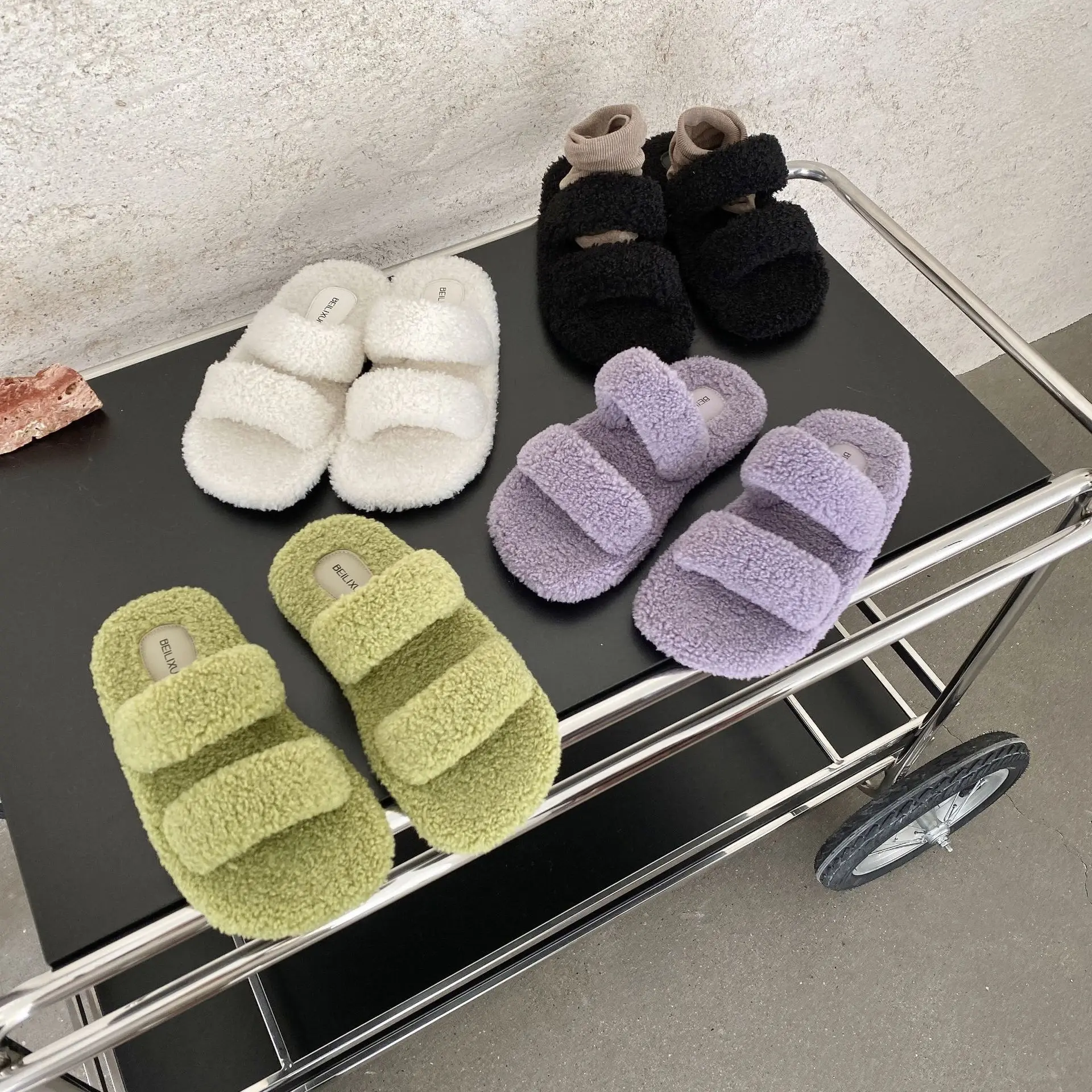 

New Korean Version of The 2022 Fairy Style Minority Open Toe Everything Matching Flat Lamb Hair Slippers