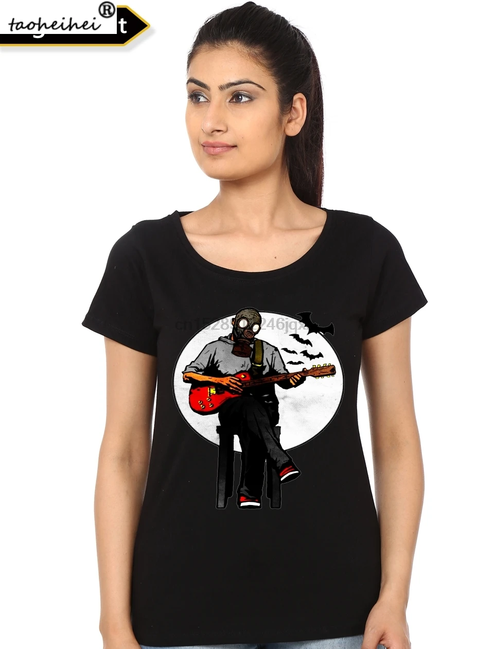 Газовая маска и черная футболка для девочек | Футболки