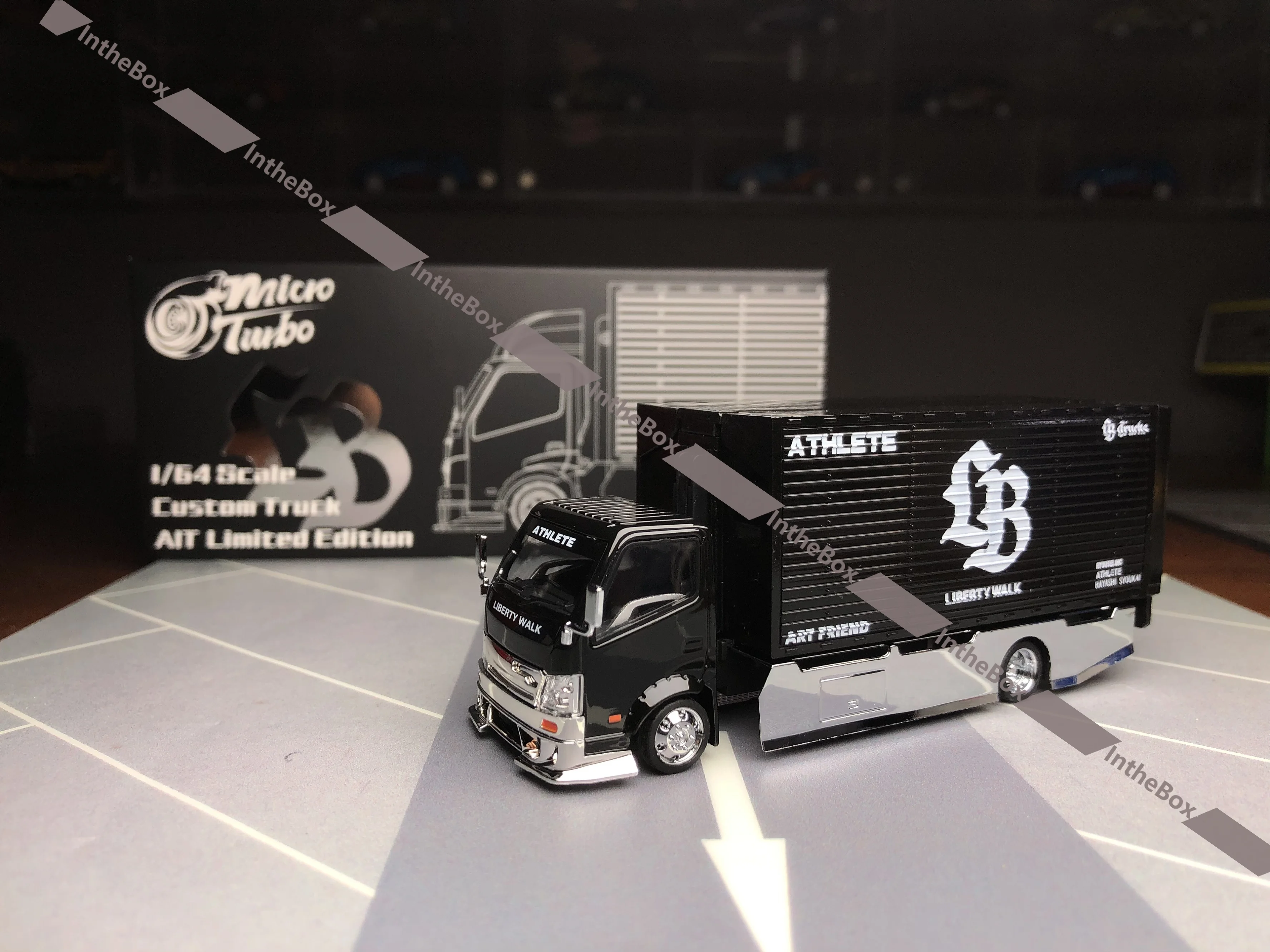 MT 1:64 AIT Black LB H300 Box Truck Custom Sports Diecast Collection Ограниченная серия игрушек для хобби