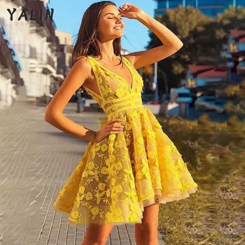 YALIN Chic Yellow A Line Prom Dresses Flowers Applique Homecoming Party Gowns Mini Length V Neck Short Dress Vestidos De Fiesta