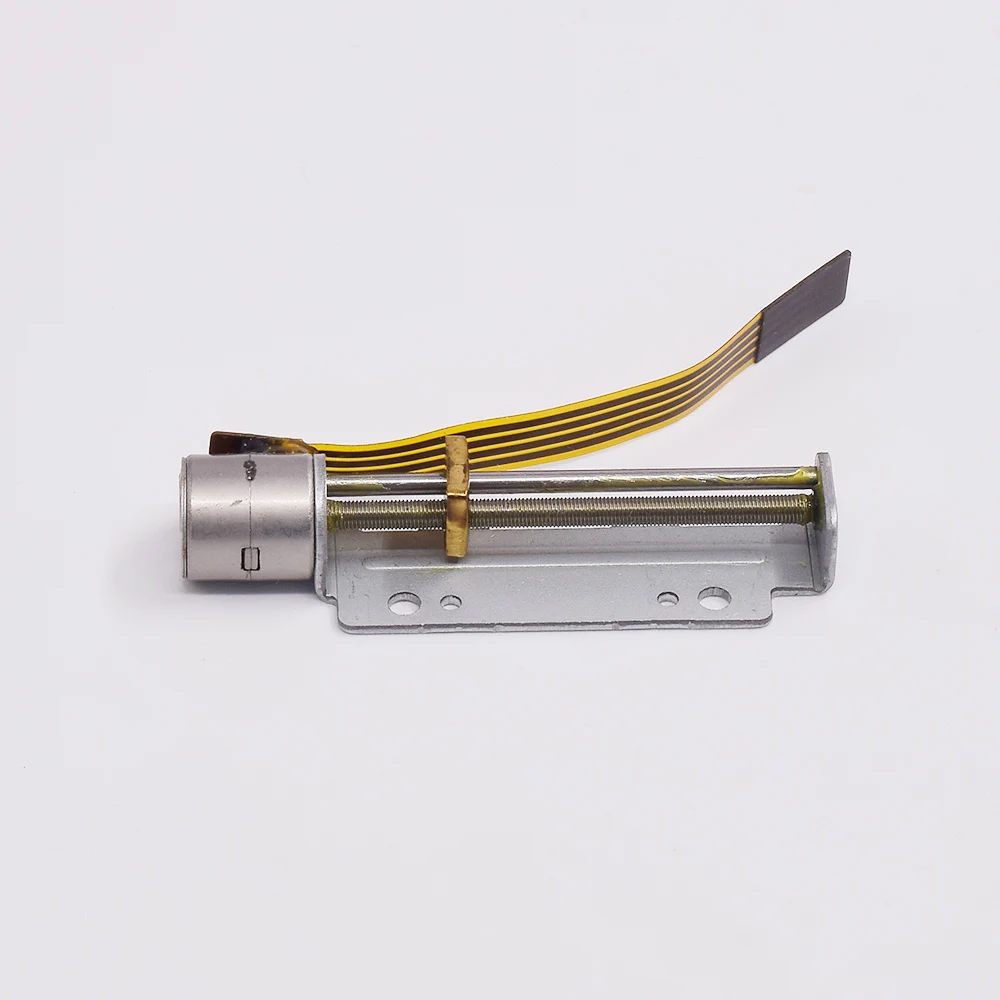 

Шаговый двигатель 8мм 2-фазный 4-проводной