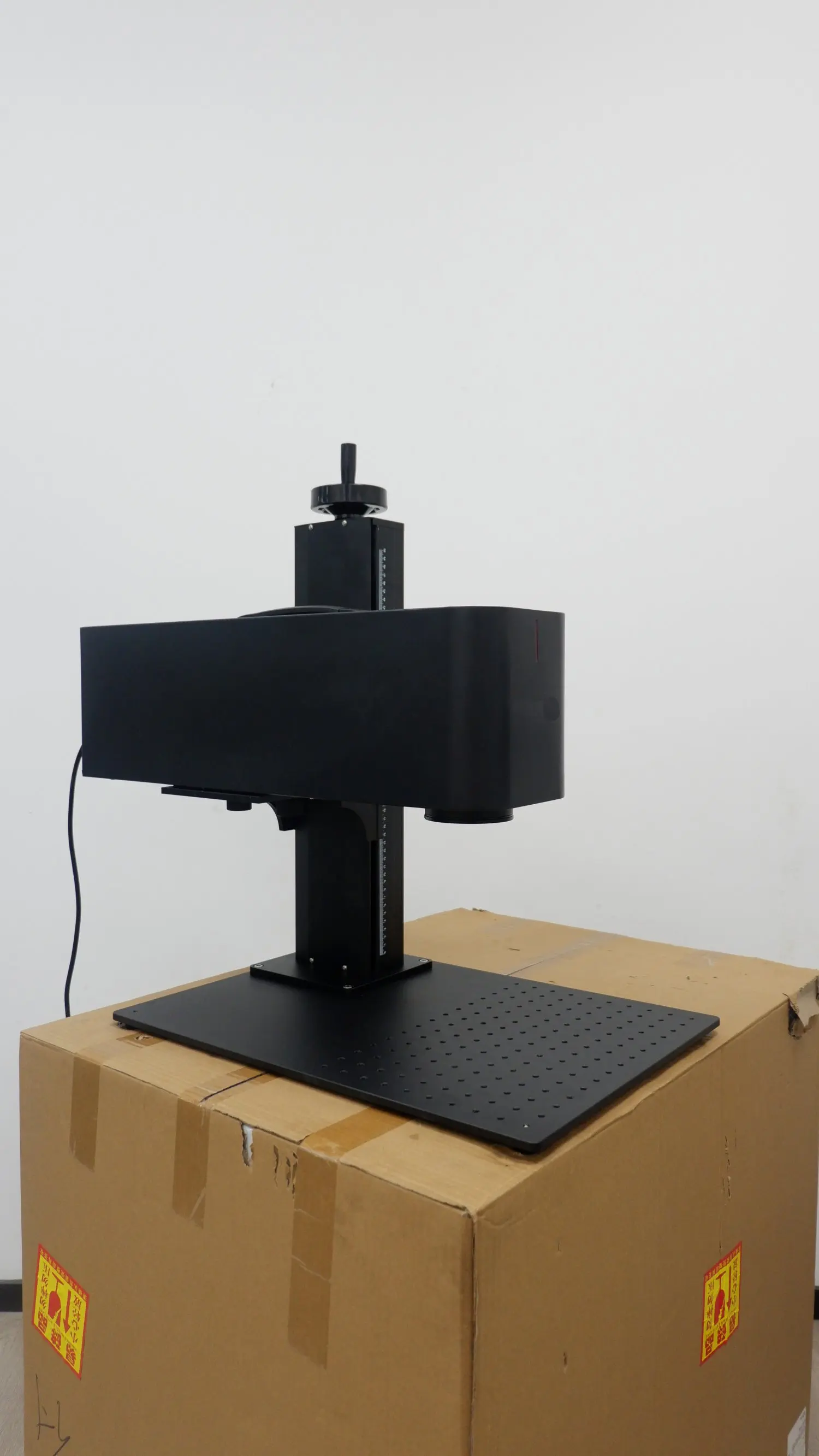 Лазерная маркировочная машина ручной волоконный лазерный гравер система для