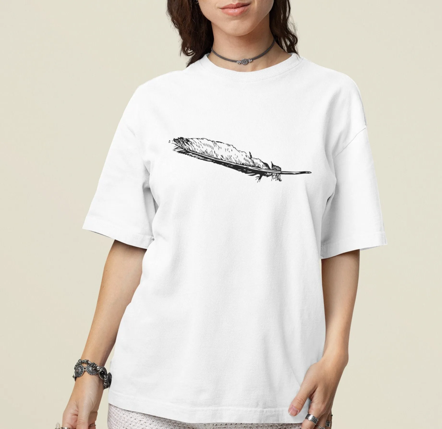 Футболка большого размера с изображением птиц и перьев